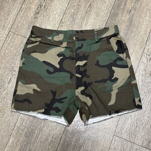 Camo Shorts (H102)